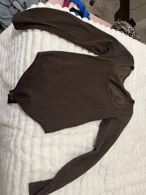 Aritzia bodysuit size Medium